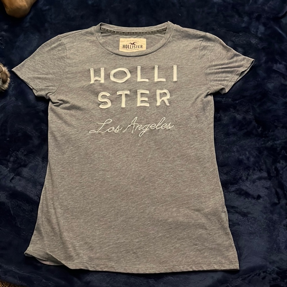 Cute Grey Hollister Top